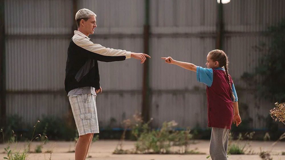 Scrapper (2023): a masterful juxtaposition of rich colour and&nbsp;grief